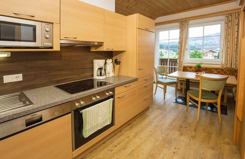 Am Feuersang Apartamento | Holiday apartment with a balcony