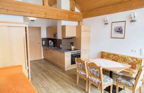 Am Feuersang Apartamento | Holiday apartment with a balcony
