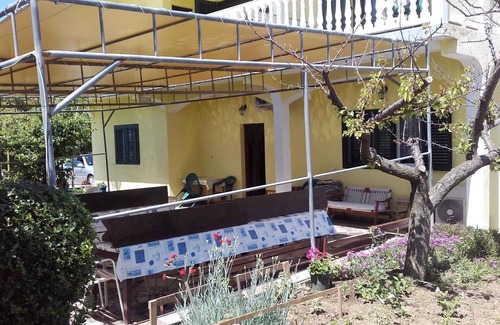 Lopar Apartamento | Apartamento vacacional con barbacoa y parque infantil