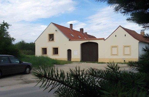Ponedraz Apartamento | Apartamento vacacional con piscina exterior en el patio
