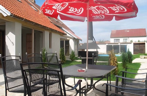 Ponedraz Apartamento | Apartamento vacacional con piscina exterior en el patio