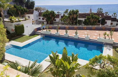 Marbella Seafront Promenade Apartamento | Apartamento con vista mar, gran terraza
