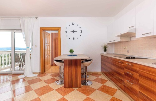 Dramalj Apartamento | Apartamento vacacional con terraza e Internet