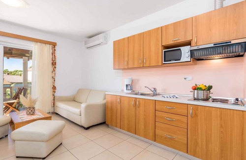 Banjol Apartamento | Apartamento vacacional con piscina****