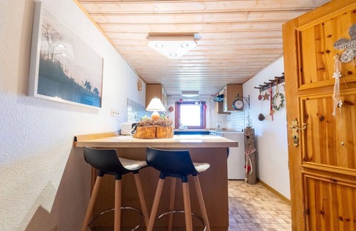 Schonach im Schwarzwald Apartamento | Apartamento vacacional 'Wohnung Winterberg' con vistas a la montaña, terraza privada y Wi-Fi