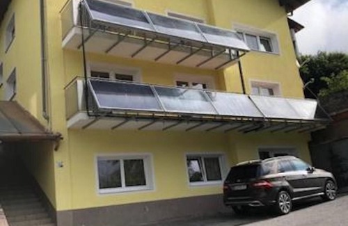 Fliess Apartamento | Apartamento vacacional "Wohnung 3 Fließ" con vistas a la montaña, balcón y Wi-Fi