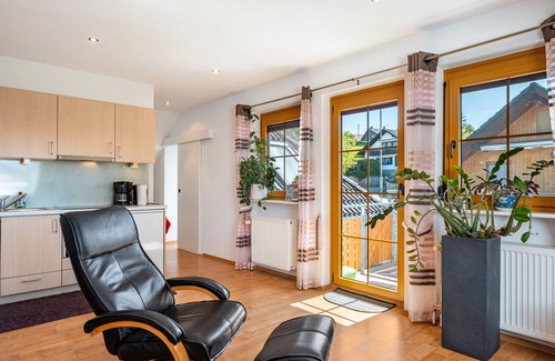 Kappel Apartamento | Apartamento vacacional 'Wutach' con vistas a la montaña, terraza comunitaria y Wi-Fi
