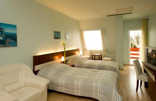 Csillaghegy Hotel | Holiday Beach Budapest Wellness Hotel with Sauna Park