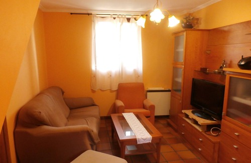 Boiro Casa | Casa rural vacacional,se alquila completa, cerca de la playa y la montaña.