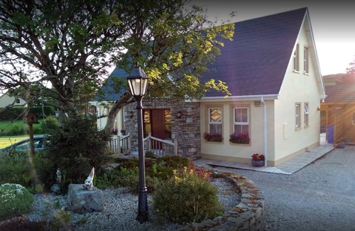 Milford Cabaña | Holiday Cottage With Hot-Tub