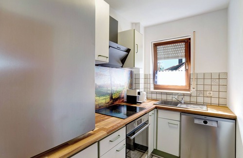 Bad Teinach-Zavelstein Apartamento | Apartamento vacacional "Haus Erika 2" con vistas a la montaña, terraza privada y Wi-Fi
