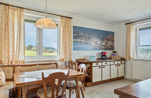 Vilshofen Apartamento | Apartamento vacacional 'Mitterfelder Donaublick' con terraza privada, jardín privado y Wi-Fi