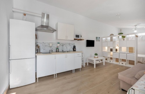 Los Gallos-Cerromolino Casa | Casa de vacaciones 'Melkart Loft Sancti Petri' con piscina privada, Wi-Fi y aire acondicionado