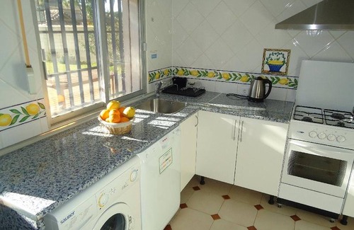 Chiclana de la Frontera Casa | Casa de vacaciones 'Villa De Limones ' con piscina privada, terraza privada y Wi-Fi