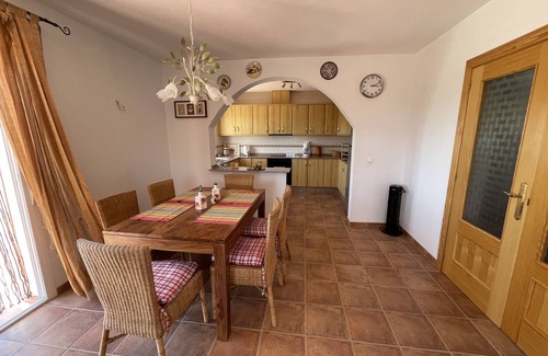 San Vicente del Raspeig Casa | Casa de vacaciones 'Villa Buena Vista' con vistas al mar, piscina privada y terraza privada