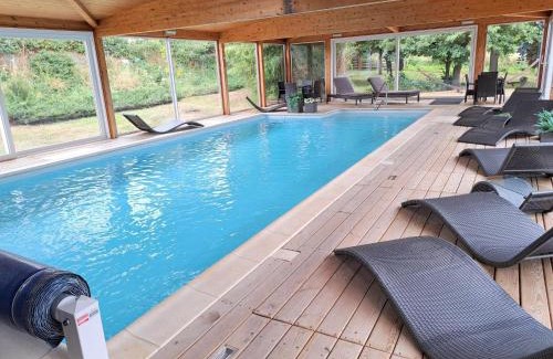 Kindwiller Apartamento | Holiday Farm by Red River with Indoor Pool