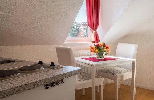 Kreuzlingen Apartamento | Piso de vacaciones "Zimmer mit Kochnische Kletterrose" Cerca del centro de la ciudad vieja