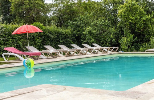 Sainte-Sabine-Born Casa | Casa de vacaciones 'Gîte Il Était Une Fois' con piscina compartida, Wi-Fi y aire acondicionado