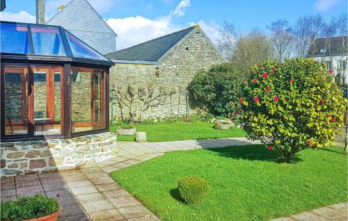 Le Cloitre-Saint-Thegonnec Casa | Holiday Home Rue Du Calvaire