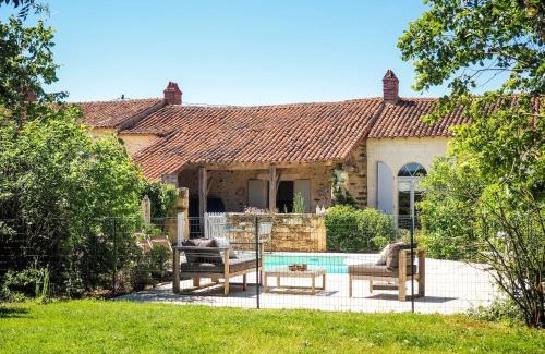 Saint-Laurent-de-la-Salle Casa | Holiday Home Saint-Laurent Pool & Garden, cleaning included