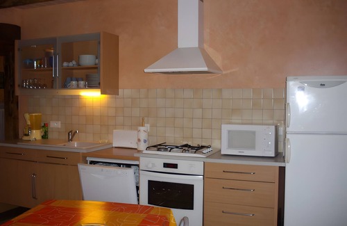 Saint-Mamet-la-Salvetat Casa | Casa de vacaciones 'Gîte Le Rosier' con Wi-Fi