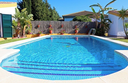 Conil de la Frontera Chalet De Esquí | Chalet con piscina en Roche Viejo