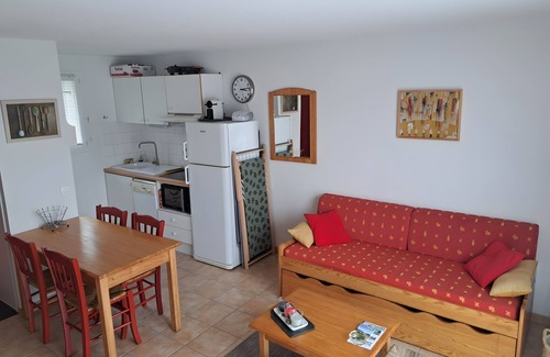 La Salvetat-sur-Agout Casa | Holiday Home 'Duplex Near Lake La Raviège' with Private Terrace and Private Garden