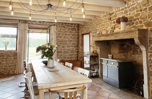 Saint-Dier-dʼAuvergne Casa | Holiday house 15p 8 rooms 6 bathrooms 1.5ha