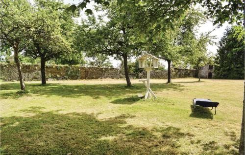 Vassy Casa | Holiday Home Château De Bremesnil P-836