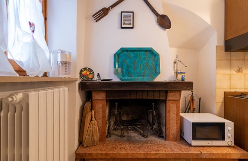 Castelfranco Piandisco Casa | Casa de vacaciones "Le Balze" con vistas a la montaña, jardín privado y Wi-Fi