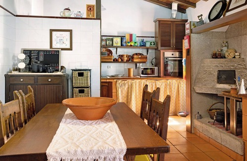 Freixieiro de Soutelo Casa | Casa de vacaciones 'Do Sobreiro' con vistas a la montaña, piscina privada y Wi-Fi