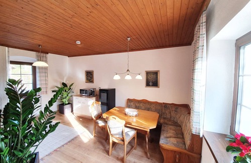 Kirchberg am Wechsel Casa | Casa de vacaciones a la antigua guardería