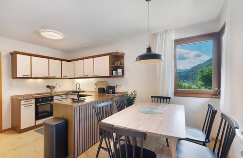 Haslach im Kinzigtal Casa | Casa de vacaciones 'Rotkreuz' con vistas a la montaña, terraza privada y Wi-Fi