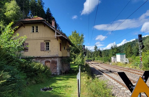 Am Bach Casa | Holiday Home 'Bahnwärterhaus' with Private Garden