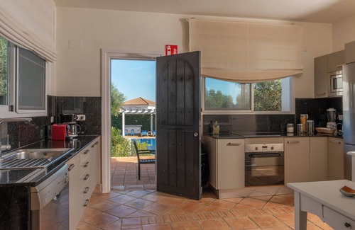 Benalup-Casas Vieja Casa | Casa de vacaciones 'Capuchina' con piscina privada, Wi-Fi y aire acondicionado