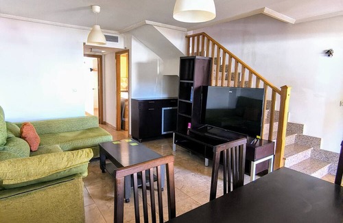 San Pedro del Pinatar Casa | Holiday Home 'Vacaciones Con Sabor A Hogar' with Balcony, Wi-Fi and Air Conditioning