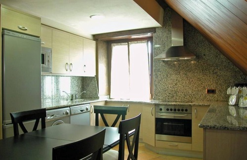 Villanueva de Aezcoa Casa | Casa de vacaciones 'Casa Aguerre' con vistas a la montaña, terraza privada y Wi-Fi