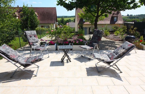 Beaumont-du-Perigord Casa | Holiday Home with private garden and terrace in Beaumont-du-Perigord