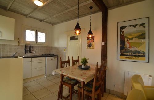 Saint-Honore-les-Bains Casa | Holiday Home in St Honoré with Scenic Views