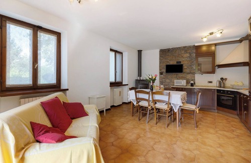 San Zeno di Montagna Casa | Casa de vacaciones 'Villetta Singola' con vistas al lago, terraza privada y Wi-Fi
