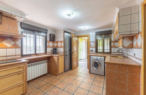 Fuentiduena de Tajo Casa | Casa de vacaciones 'Los Almendros' con piscina privada, Wi-Fi y aire acondicionado