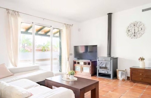 Riba-roja de Turia Chalet De Esquí | Holiday Home and Remote Work, 20 min From Valencia