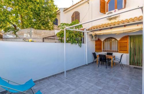 Santiago de la Ribera Casa | Holiday Home Carpa by Interhome