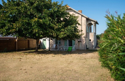 Le Chateau-d'Oleron Casa | Casa de vacaciones 'Villa Nicette' con terraza, jardín privado y balcón