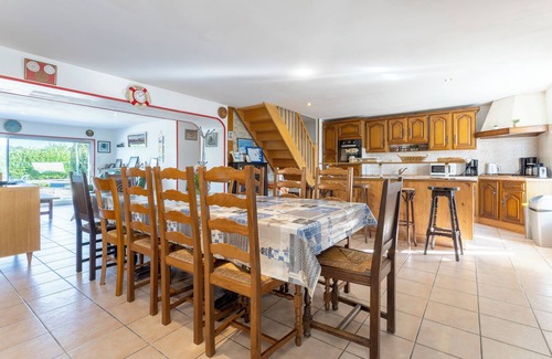 Penmarch Casa | Casa de vacaciones 'Maison Familiale 800m De La Plage' con terraza privada y jardín privado
