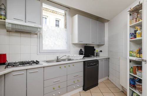 Le Bouscat Casa | Casa de vacaciones 'A Bordeaux, Climatisée Avec Billard' con terraza privada y aire acondicionado