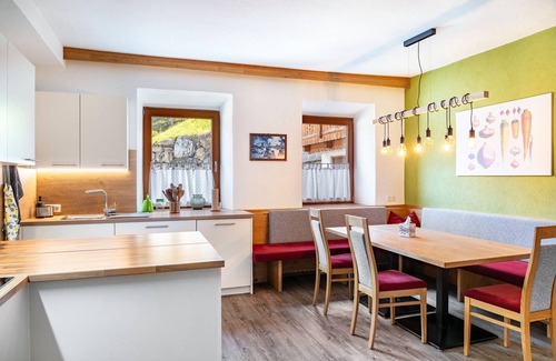 Hainzenberg Casa | Holiday Home 'A Nett’s Nest' with Mountain View, Shared Terrace and Wi-Fi