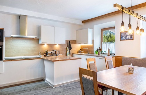 Hainzenberg Casa | Holiday Home 'A Nett’s Nest' with Mountain View, Shared Terrace and Wi-Fi