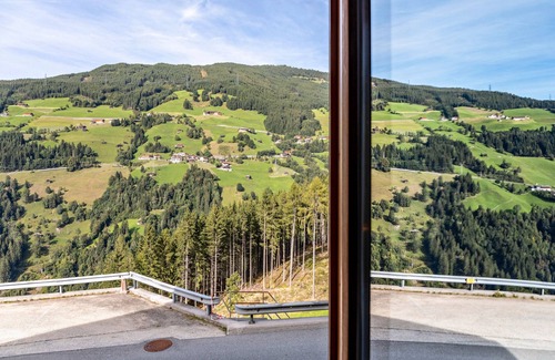 Hainzenberg Casa | Holiday Home 'A Nett’s Nest' with Mountain View, Shared Terrace and Wi-Fi