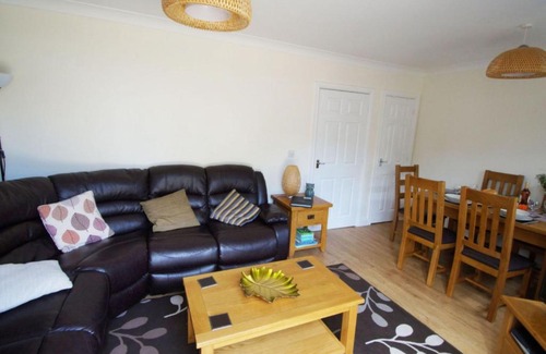 Ammanford Casa | Holiday Home Abernos